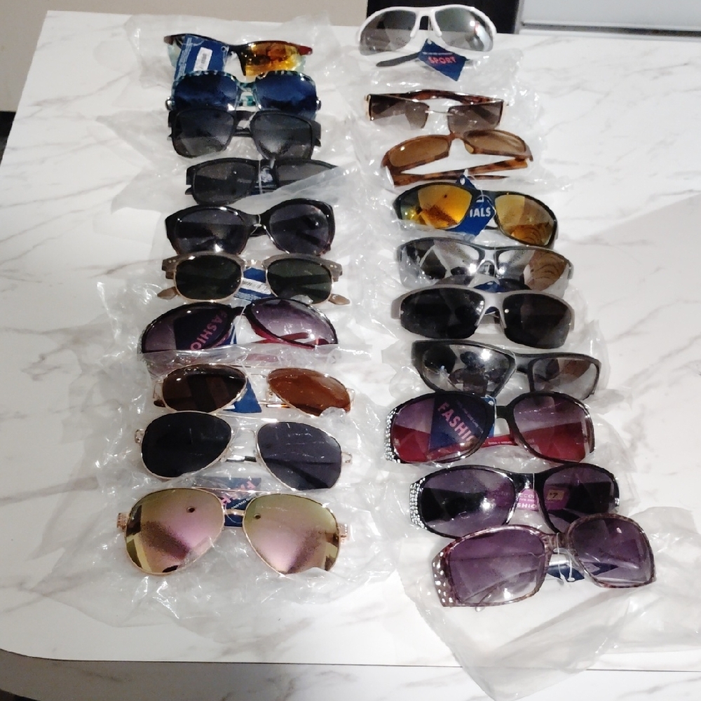 20 Pairs Foster Grant Women's Sunglasses - Black, Brown, Silver, Gold